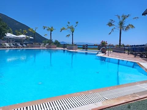 Sunwaves Beach Hotel Vasilikí Buitenkant foto