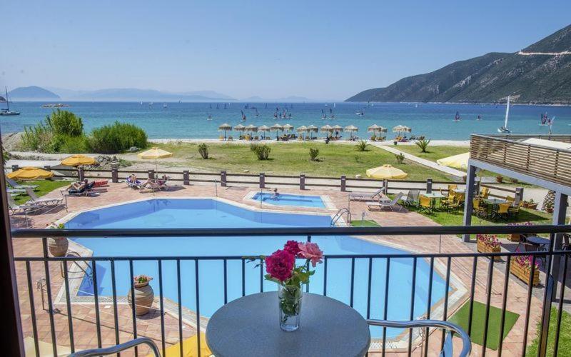 Sunwaves Beach Hotel Vasilikí Buitenkant foto