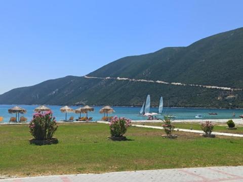 Sunwaves Beach Hotel Vasilikí Buitenkant foto